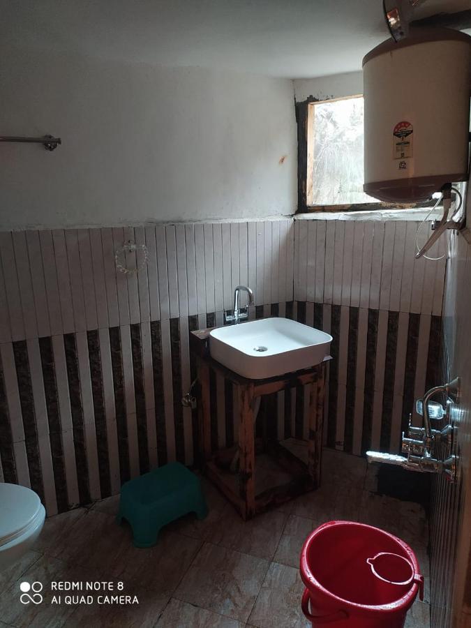 Moksha - By The River Villa Jibhi Exterior photo