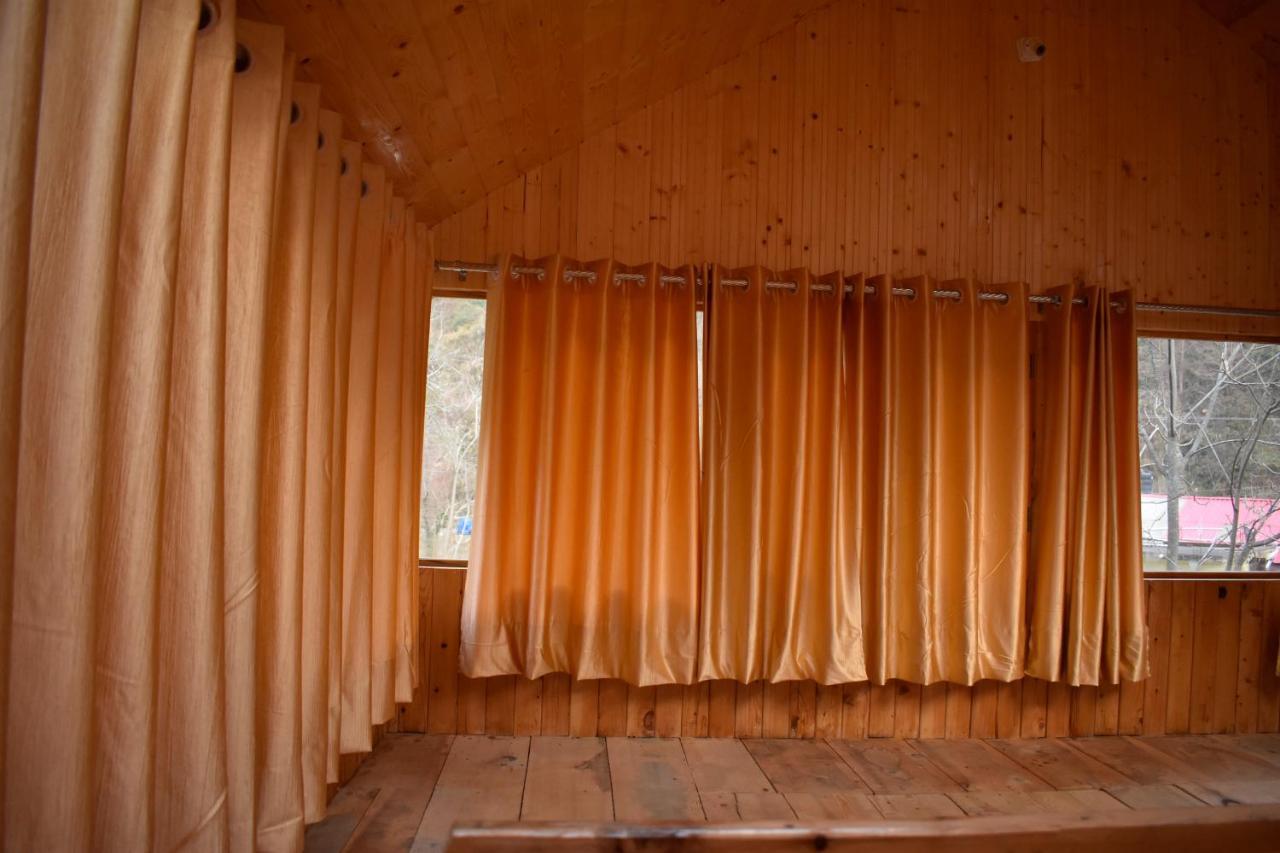 Moksha - By The River Villa Jibhi Exterior photo