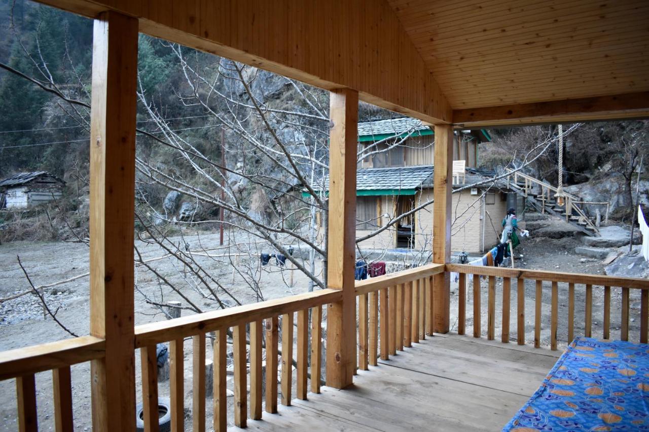Moksha - By The River Villa Jibhi Exterior photo